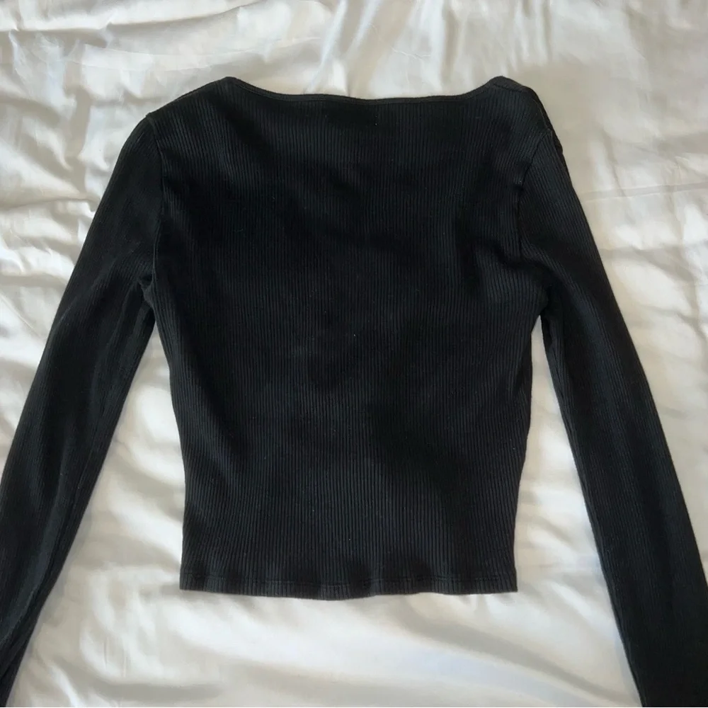 American Eagle - Black Long Sleeve Zip Top - Picture 2 of 3